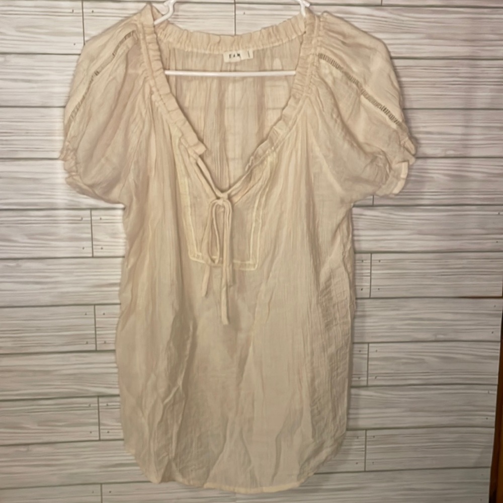 0070 E&M lightweight, bohemian linen style top size small